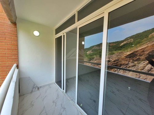Imagen 11 de 12 de En Venta Apartamento En Res. Costarena Suites, Av. Costanera Nueva Barcelona
