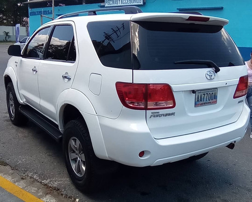 Imagen 3 de 10 de Toyota Fortuner Sr5