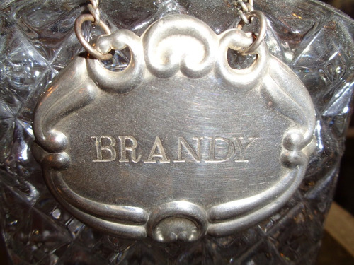 Imagen 2 de 3 de Antigua Placa Colgante Para Brandy De Metal Plateado