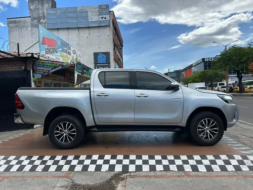 Toyota Hilux Srv 2.8 At 4x4 Diesel