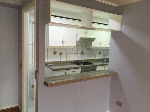 Exclusiva Ubicación En Vitacura, Recientemente Remodelado.
