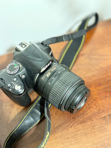 Nikon Kit D3000 + Lente 18-55mm Vr Dslr Negro (Usado)