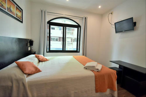 Imagen 8 de 12 de Venta Posada De 8 Habitaciones En El Centro. Inversión!