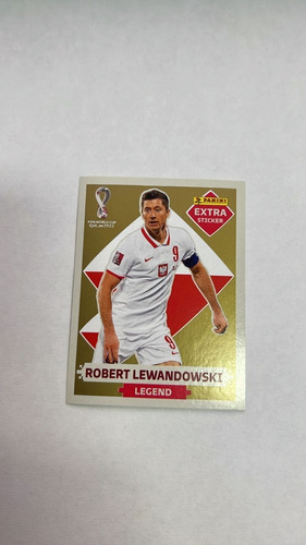 Lámina Mundial Qatar 2022. Robert Lewandowski . Sticker Oro