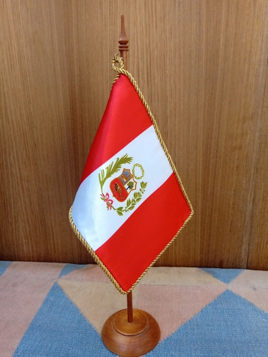 Bandera De Escritorio, República Del Perú.