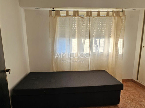 Departamento 4 Ambientes Tipo Duplex. Apto Credito!! Frente Plaza San Martin Centro. Con Cochera Cubierta