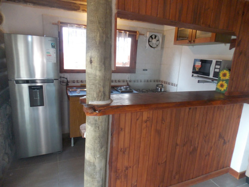 Venta Piriápolis - Hermosa Cabaña De Tronco Y Material En Barrio Country - Ref 2733