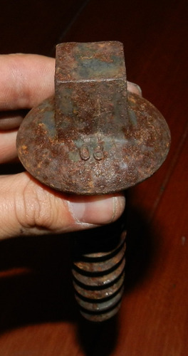 Imagen 3 de 4 de Tornillo Original Del Ferrocarril Sur