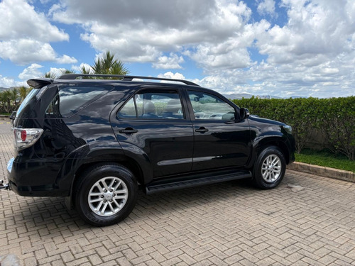 Toyota Hilux SW4 3.0 SRV 4X4 7 LUGARES 16V TURBO INTERCOOLER DIESEL 4P AUTOMÁTICO