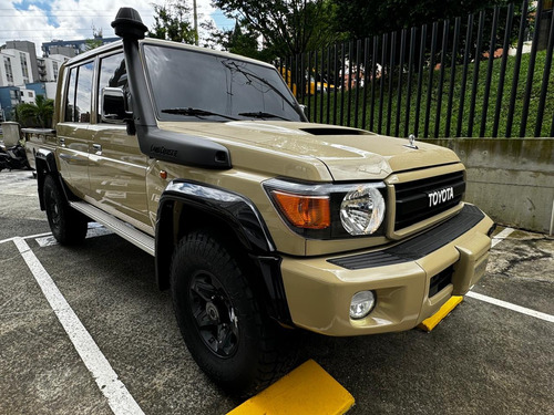 2023 Toyota Land Cruiser 79 V8 4.5 Diesel Doble Cabina