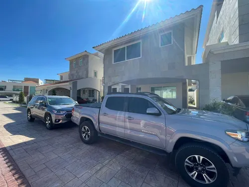 Casa En Venta En Gran Quinta Por La Uvm