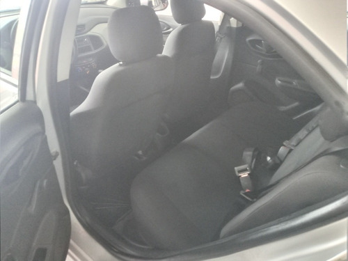 Imagen 6 de 15 de Chevrolet Onix 2018 1.4 Joy Ls + 98cv