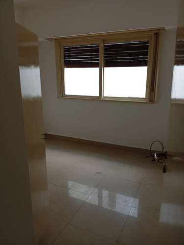 ¡¡oportunidad!! Venta Departamento 3 Amb. ¡con 2 Patios, Ramos Mejía Centro! ¡¡no Paga Comisión De Compra, Hermoso Departamento!! No Paga Expensas!!