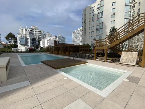 Imagen 21 de 30 de Wind Tower Parada 7 De La Brava, Punta Del Este. Espectacular Apartamento En Piso Alto Equipado.