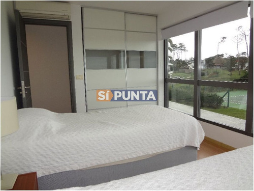 Imagen 11 de 16 de Apartamento De 3 Dormitorios Y Dependencia, Playa Mansa