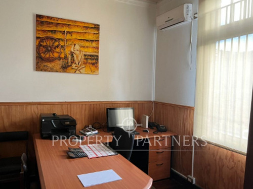 Propiedad Con Oficinas En Excelente Ubición Centra...