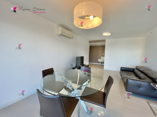 Imagen 3 de 24 de Venta De Apartamento De 2 Dormitorios En Brava En Edificio Icon Brava Punta Del Este