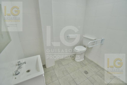 Imagen 25 de 30 de Importante Local Y Oficinas En Venta Y Alquiler En Quilmes Sobre Avenida Andres Baranda