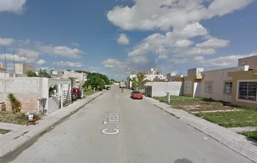 Sg- Casa En Remate Bancario En Trebol, Flores , Carmen , Quintanaroo.
