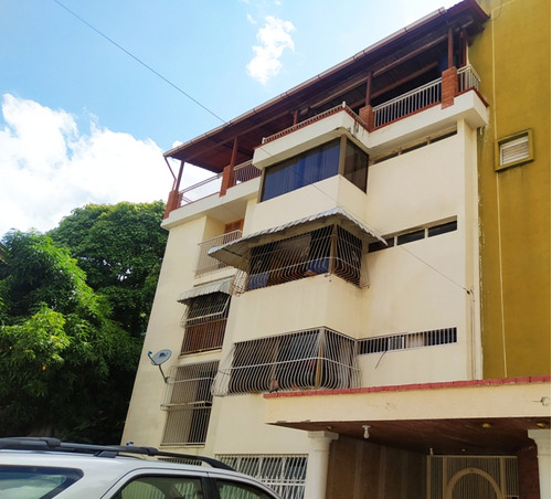 Amplio Apartamento En Venta En Los Chorros 175m2 3h+s/2b+s/2p