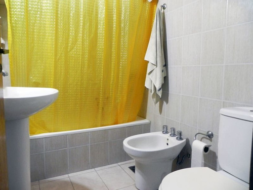 Imagen 13 de 19 de Venta De Casa 2 Dormitorios En Tolosa, La Plata