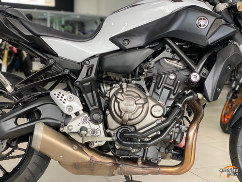 Imagem 5 de 10 de Yamaha Mt 07