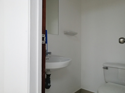 Oficina En Arriendo/venta En La Porciuncula. Cod V1029103