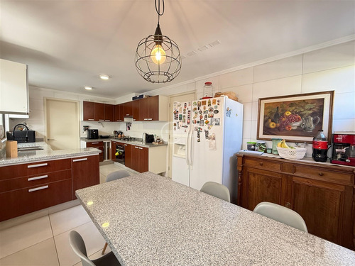 Casa Enaco En Venta De 4 Dorm. En Lo Barnechea