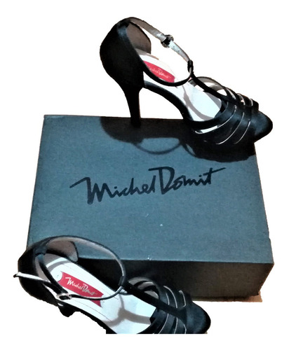 Botas altas, una pieza que no pasará de moda! – Michel Domit