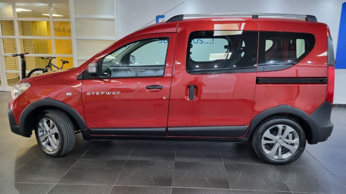 Imagen 7 de 25 de Renault Kangoo Stepway Full Full 1.6 0km 2023 Stoc (LG)
