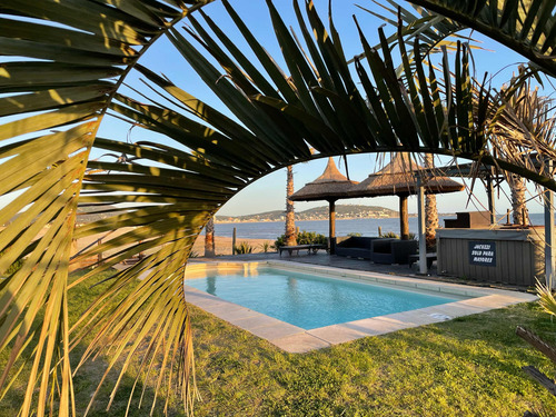 Alquilo Piriapolis Lindos Aptos De 1 Y 2 Dormitorios Sobre La Arena Rodeado De Palmeras Piscina Cerrada 38 Grados Sala De Juegos Un Lugar Unico En Piripolis Sobre La Playa