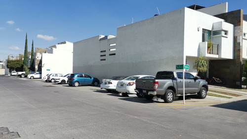 Casa En Venta En Privada De La Montaña Tesistan Zapopan