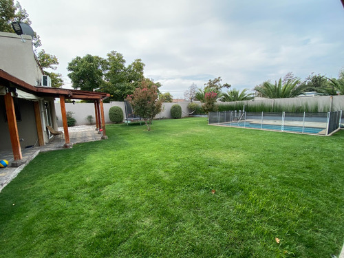 Casa Cond Los Robles 4 Dor + 4 Bañ + 4 Est + Pisci 700/140m2