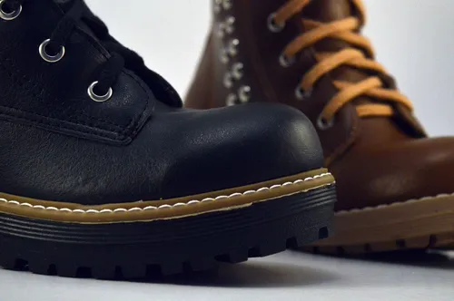 Borcego Dama Tachas Cordones Luna Chiara By Lima Limon