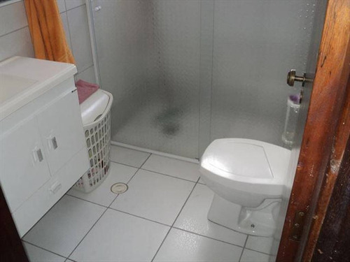 Imagem 23 de 30 de Bem Perto Da Praia Num Terreno De 5 X 25 Com Duas Vagas De Garagem - Hm663
