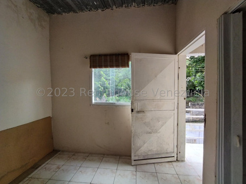 Casa En Venta En El Limon Maracay Aragua 24-15568 Irrr