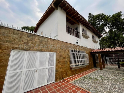 Casa En Venta En Urbanizacion Barrio Sucre En Maracay 24-22798 Yjs