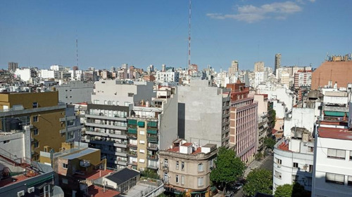 Luminoso Semipiso De 5 Ambientes Con Balcón Y Vista Abierta En Venta - Barrio Norte