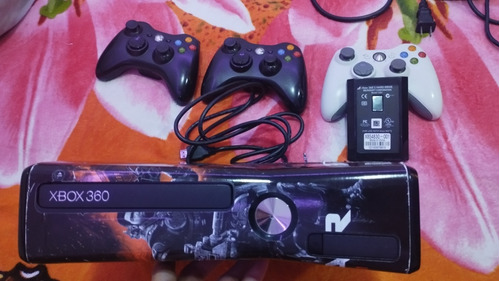 Consola Xbox 360 Slim Con 3 Controles Y Disco Duro De 500 Gb