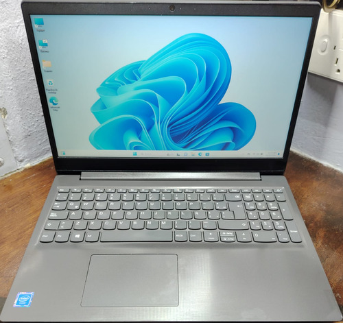 Lenovo V15-igl, Gris, Celeron N 4020, Ssd 256, 4gb Ram. (Usado)