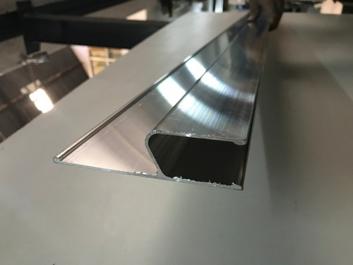 Imagen 5 de 6 de Regla De Aluminio Para Albañil Tipo H