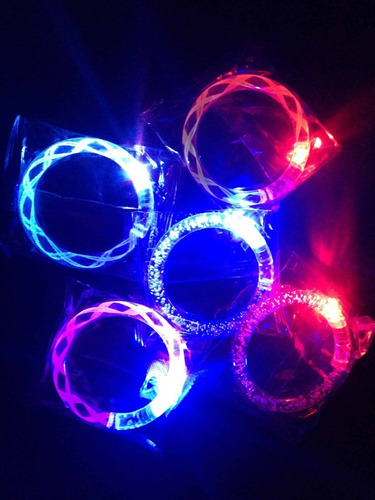 Imagen 5 de 10 de Pulsera Led Luminosa Acrilica Cambia De Color Cotillon X 30