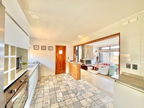 Linda Casa En Venta Con Preciosas Vistas En Zapallar