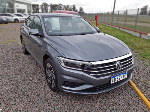 Imagen 2 de 9 de Vento 1.4 Tsi Highline Dsg2019