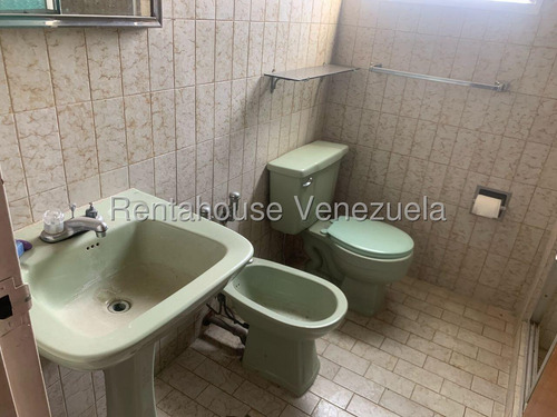 Apartamento Para Remodelar En Venta, Urb. La Urbina