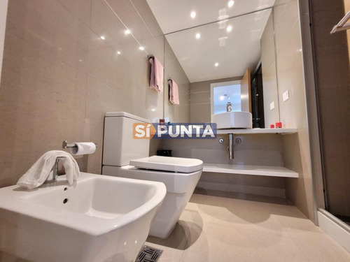 Imagen 20 de 25 de Apartamento En Venta De Máxima Categoría , Playa Mansa , Punta Del Este