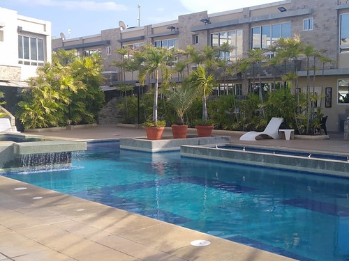 Imagen 2 de 8 de Se Alquila Bello Townhouse En Complejo Turístico El Morro