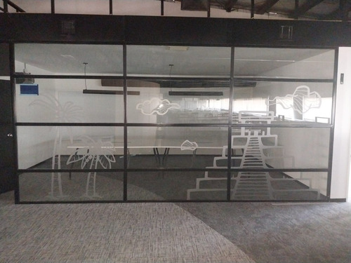 Amplio Inmueble Para Uso Comercial 1.400 Mt En Una Sola Planta