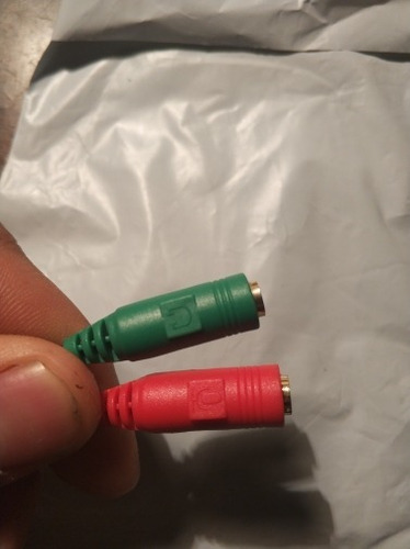 Divisor Cable Splitter Auxiliar 3.5 Mm Micrófono Y Audífono