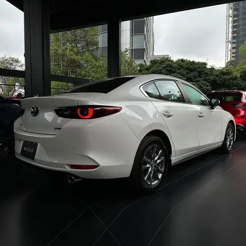 Mazda 3 Touring Mhev 2026